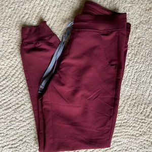 FIGS Zomara joggers in Burgundy